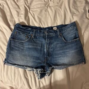 Levi’s short shorts